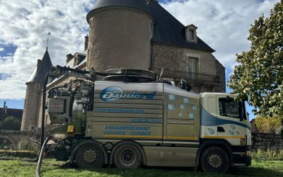 Curage des douves du château de la Roche en Brenil